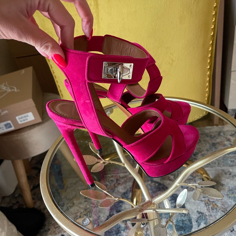 Givenchy Pink Shark Lock Fuchsia Open Toe Sandals
